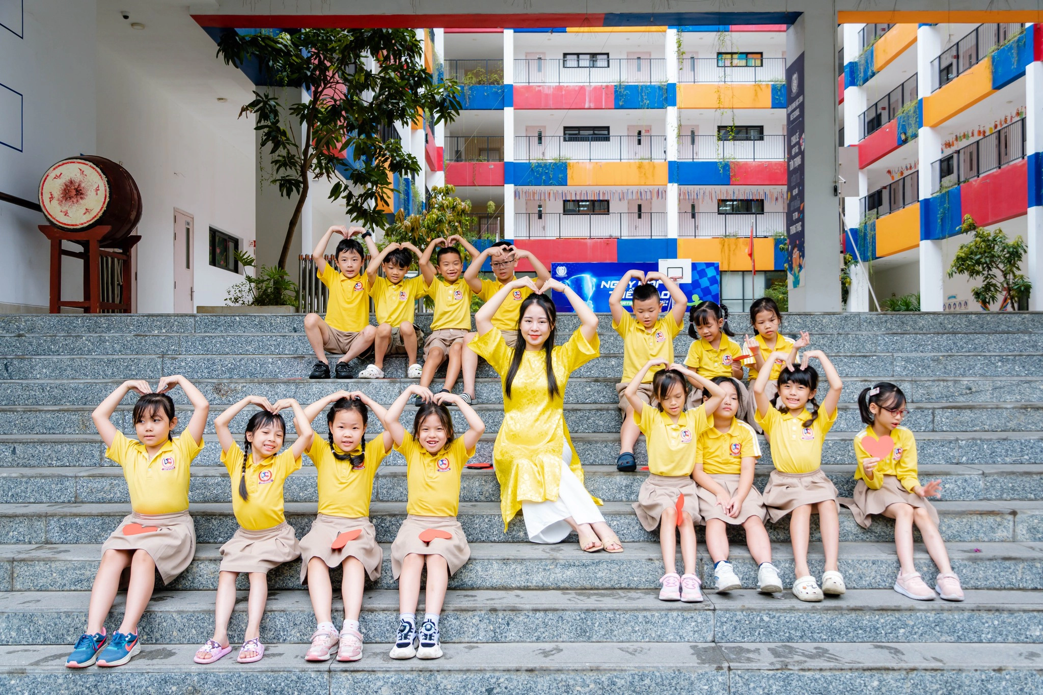 TRƯỜNG LIÊN CẤP VIETSCHOOL