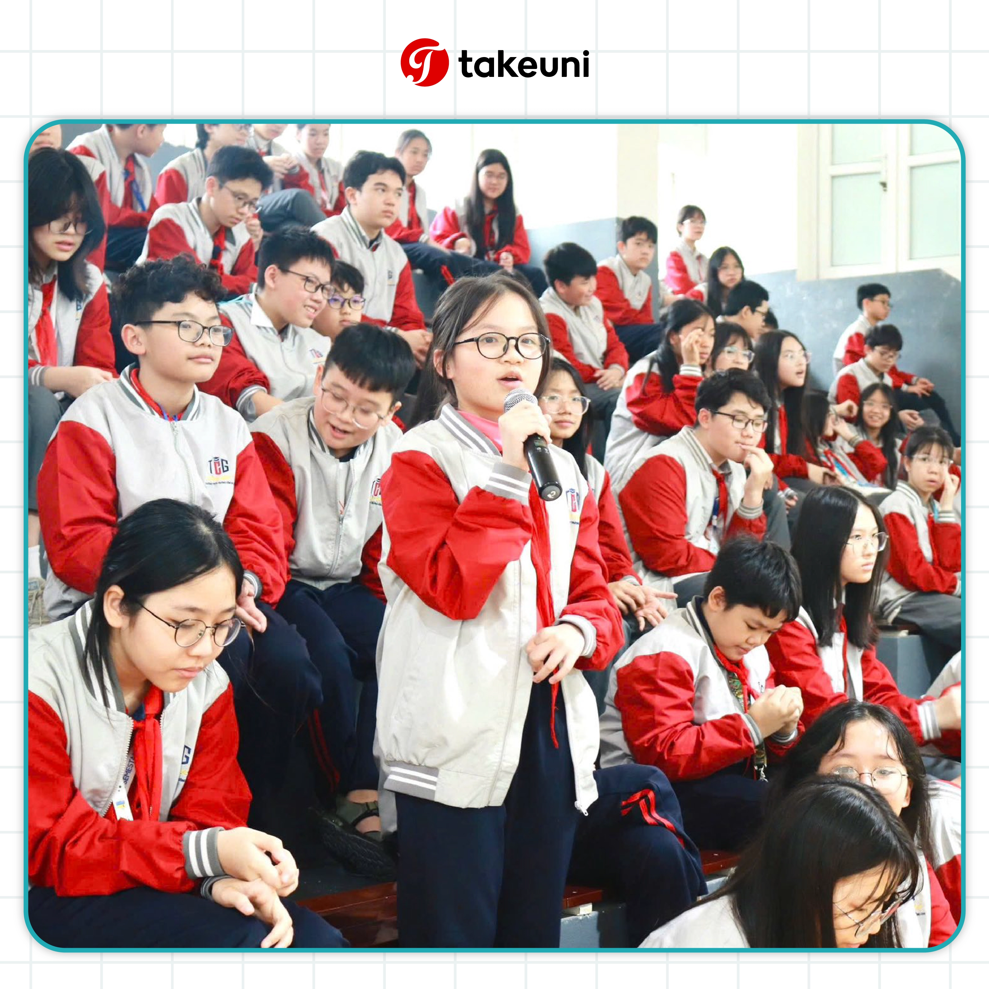 Học sinh Trương Công Giai mặc áo Bomber rạng rỡ