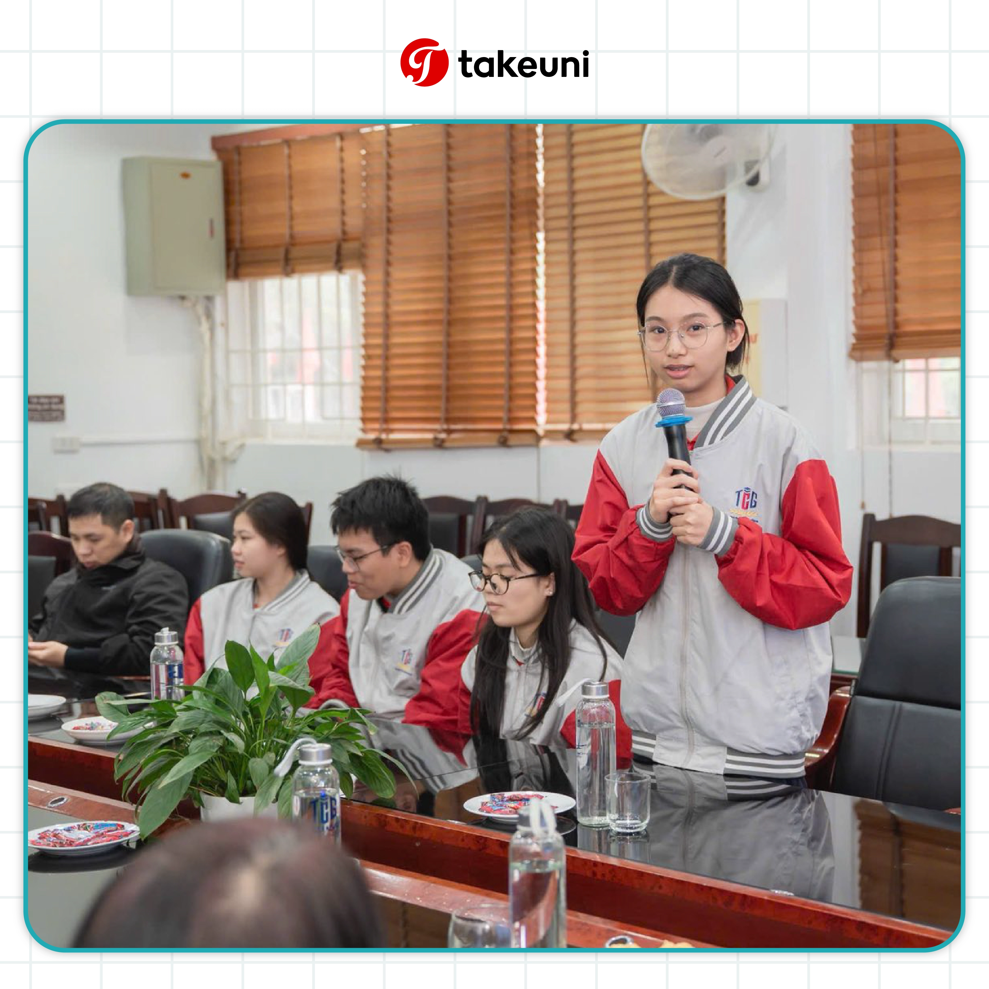 Cận cảnh áo khoác Bomber