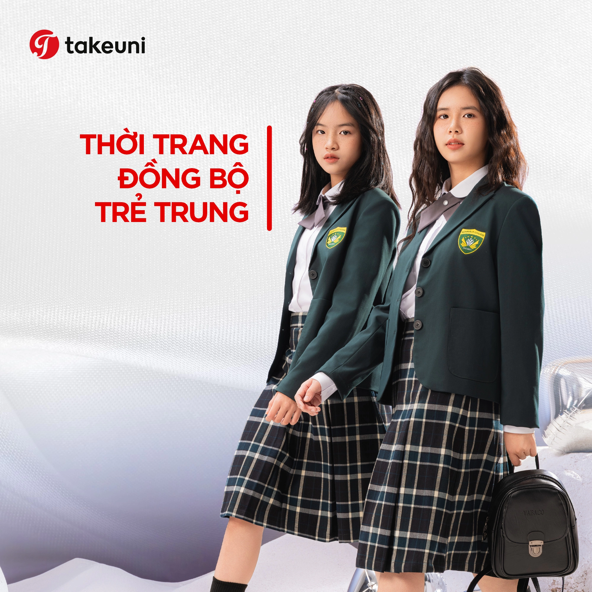 Phối hợp thanh lịch set váy quần shorts cùng áo sơ mi và vest học sinh