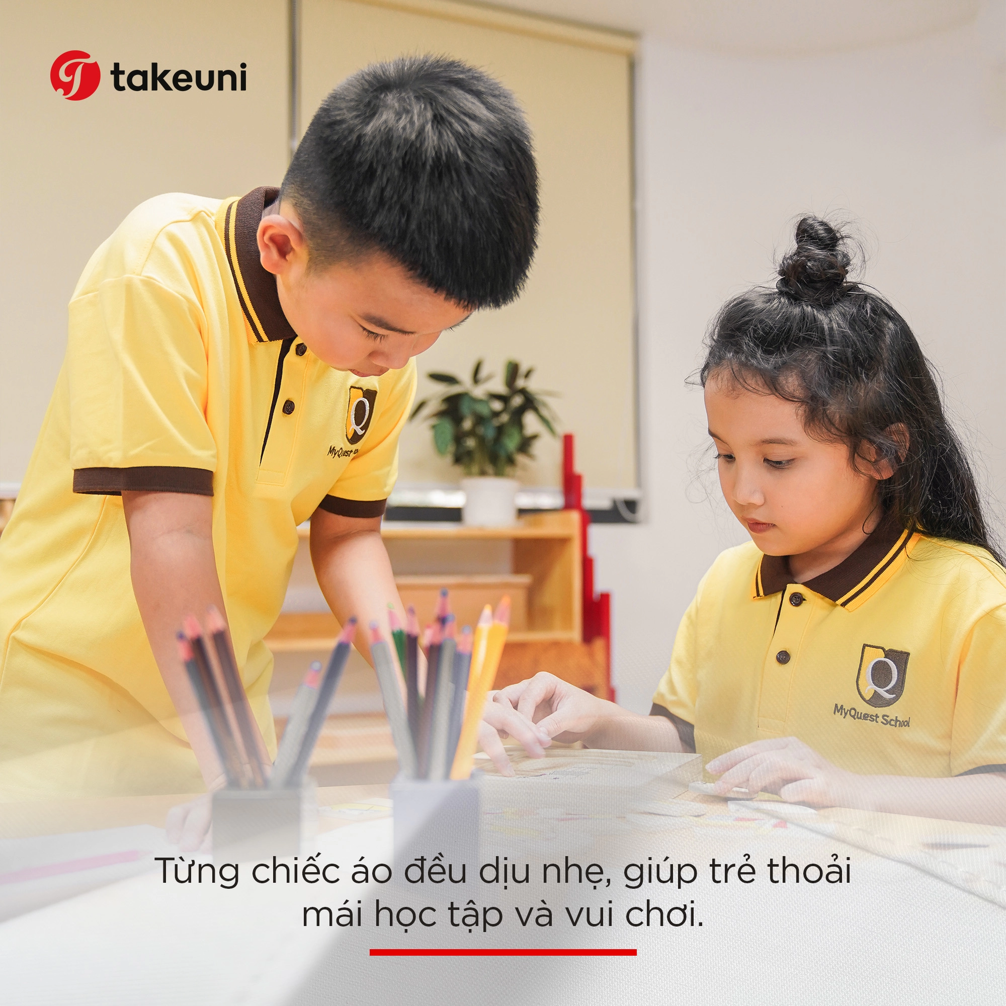 Trẻ thoải mái vui chơi trong bộ đồng phục mầm non và tiểu học dịu nhẹ
